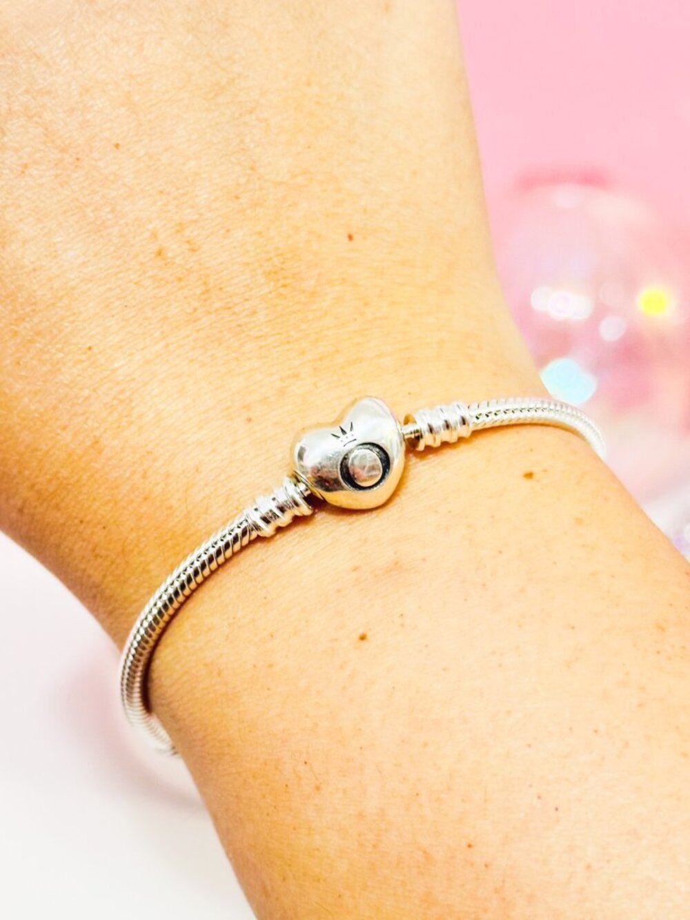 925 Sterling Silver Heart Clasp Bracelet Snake Chain Size 7.5 inches (19 cm)